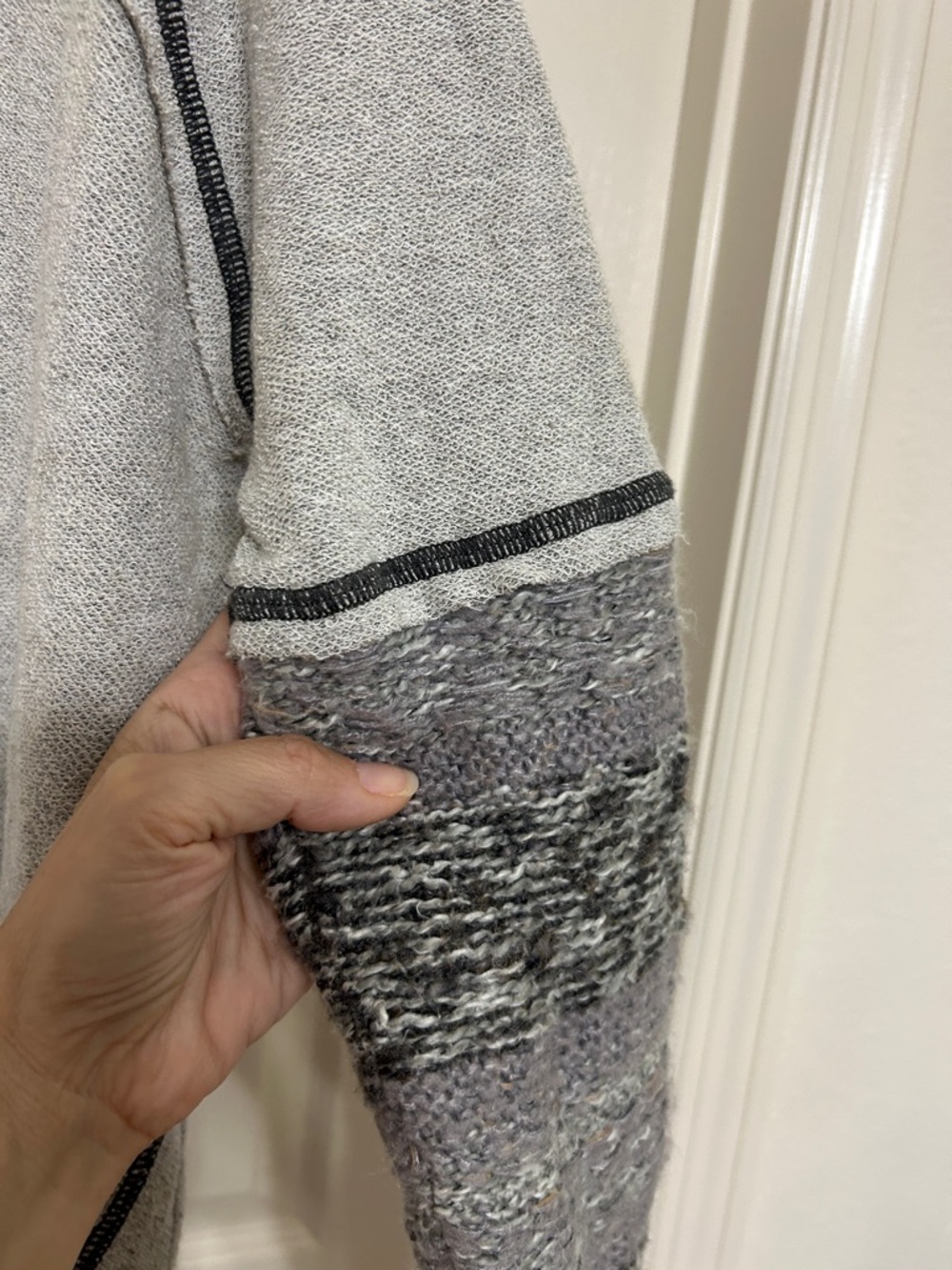 Lightweight Gray Striped V Neck Sweater Summer Beach Vibes Exposed Seams - Picture 11 of 14
